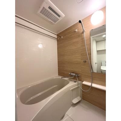 Room image 10