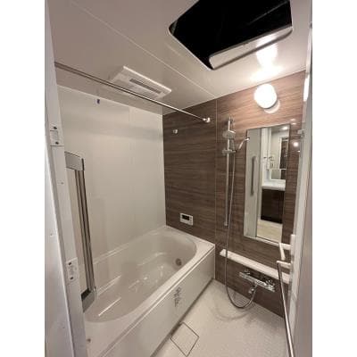 Room image 10