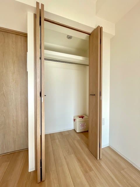 Room image 9