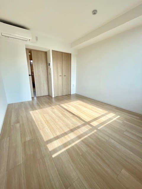 Room image 11