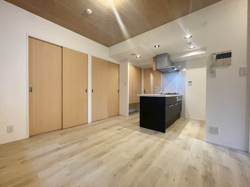 Room image 15