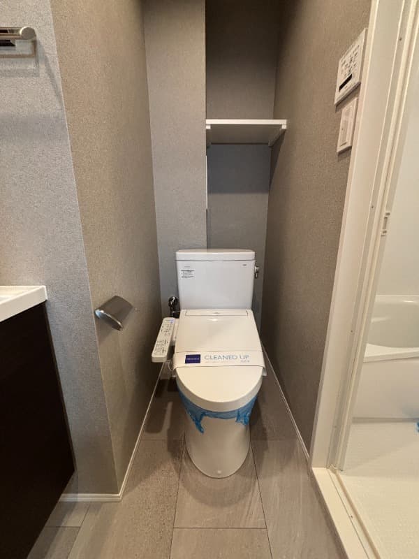 Room image 8
