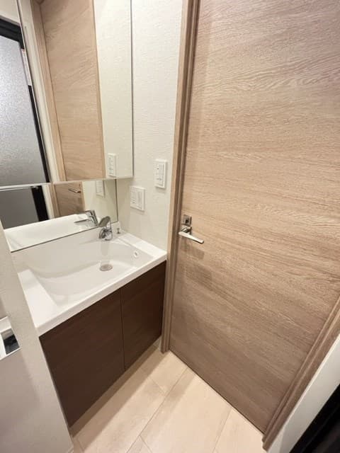 Room image 8