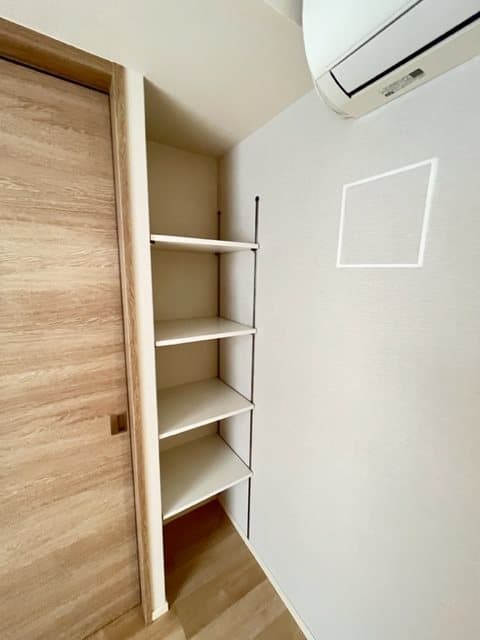 Room image 12