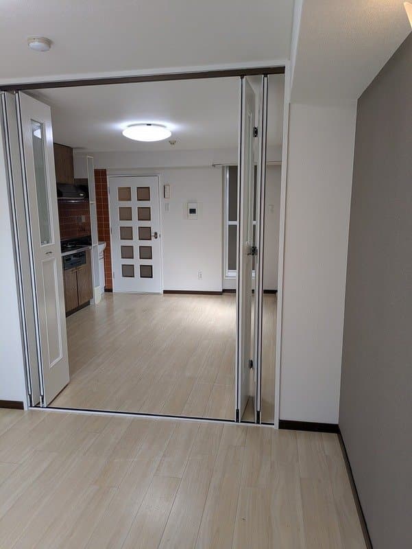 Room image 11
