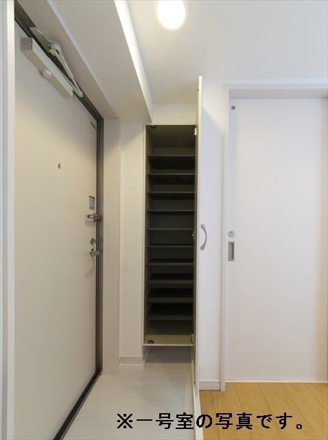 Room image 15
