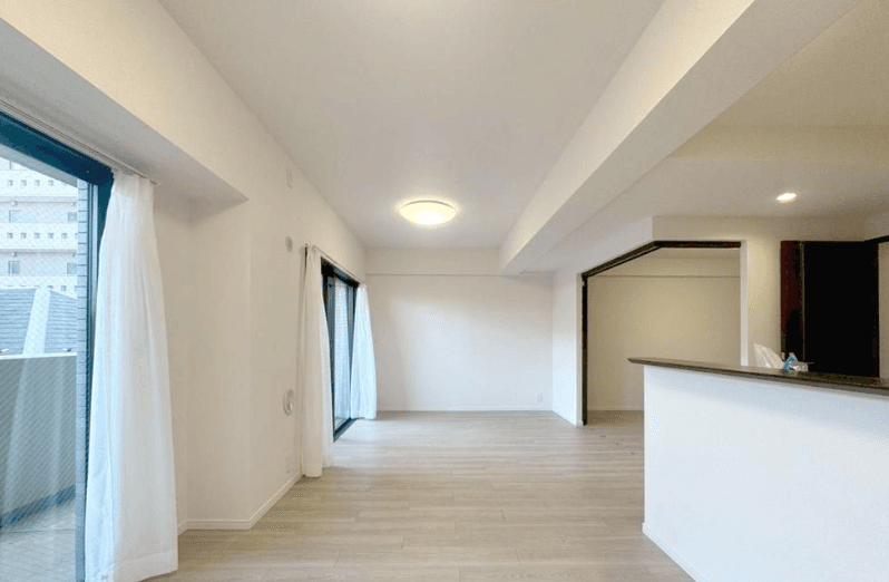 Preview interior of 06272638