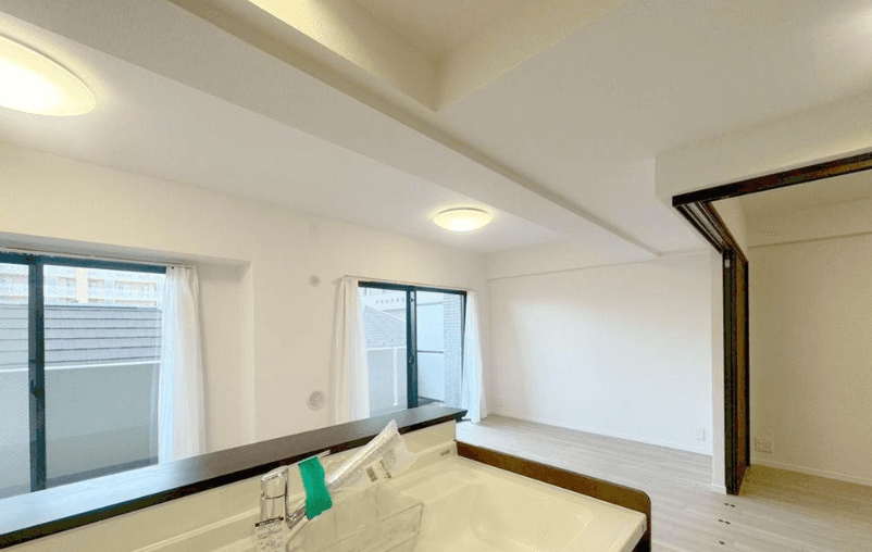 Preview interior of 06272638