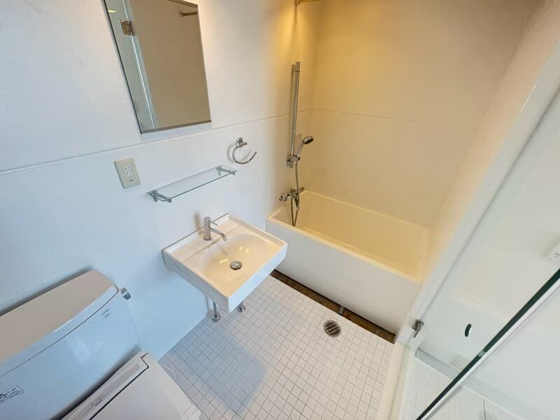 Room image 10