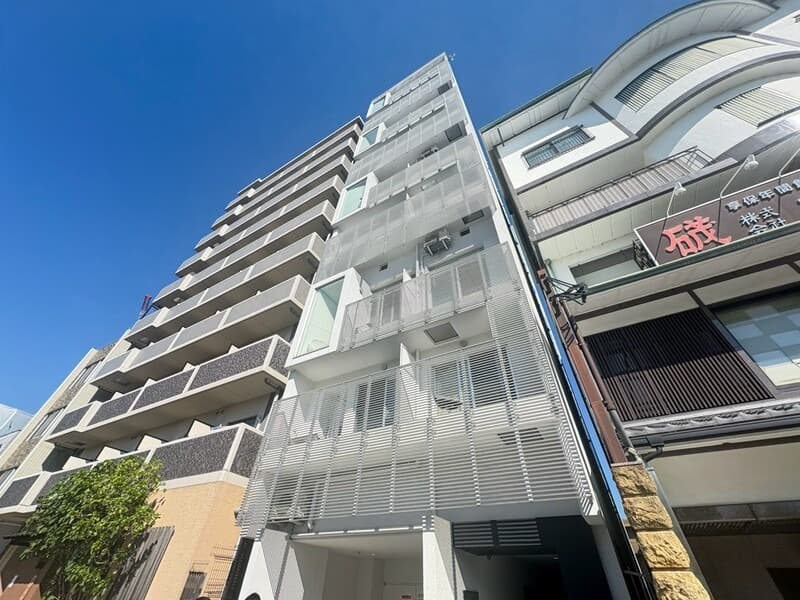 Main Image