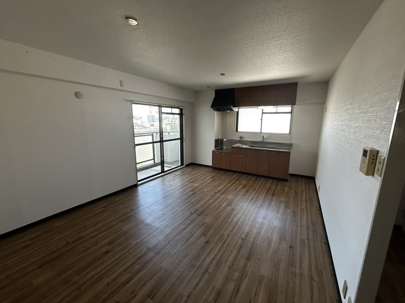 Room image 16