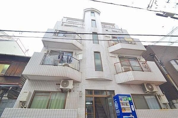 Main exterior of Maison Kikawa KM 🌳