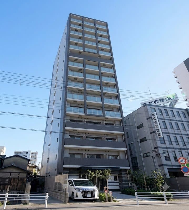 Main exterior of Esplace Shin-Osaka South Gate