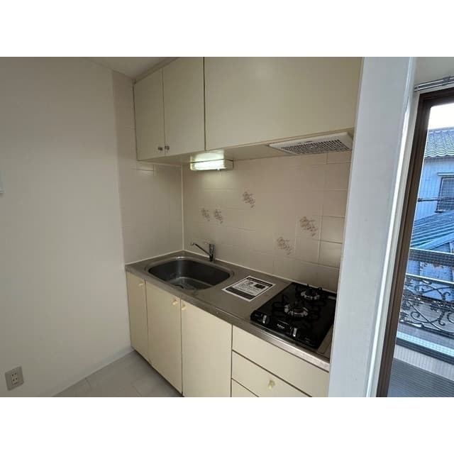 Room image 11