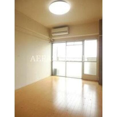 Room image 13