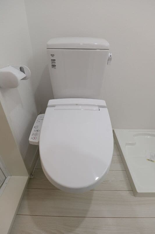 Room image 8