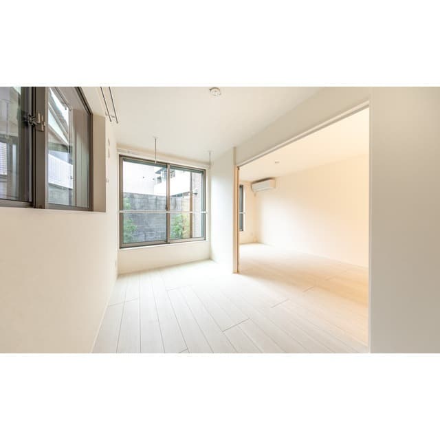 Room image 13