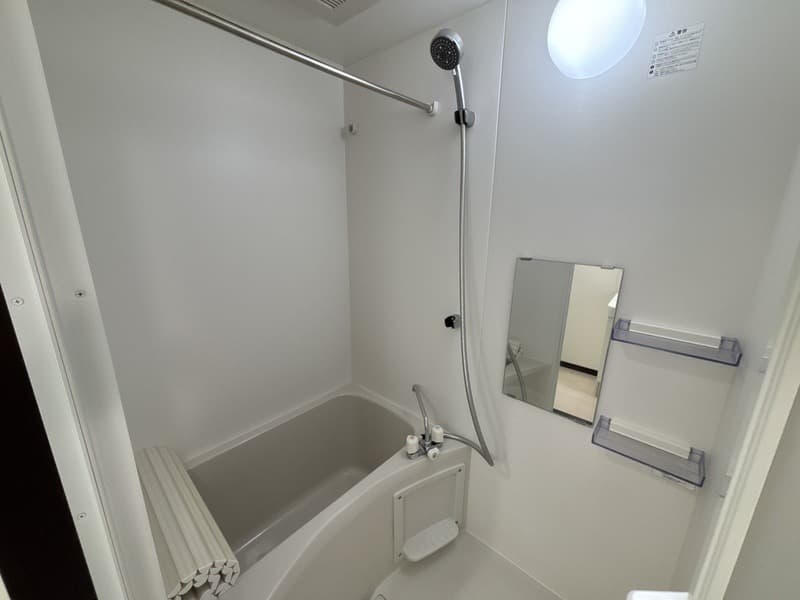 Room image 8