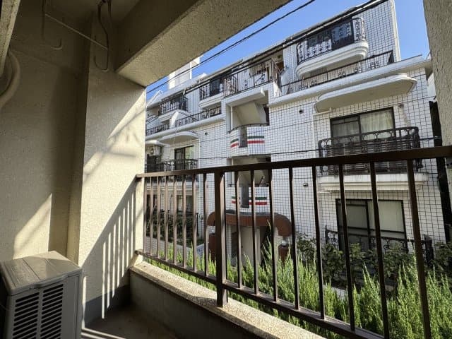 Room image 15