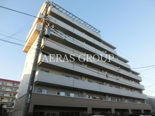 Main exterior of Rb Aura 10