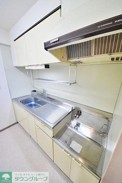 Preview interior of Fountain 90