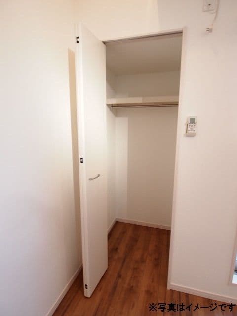 Room image 15