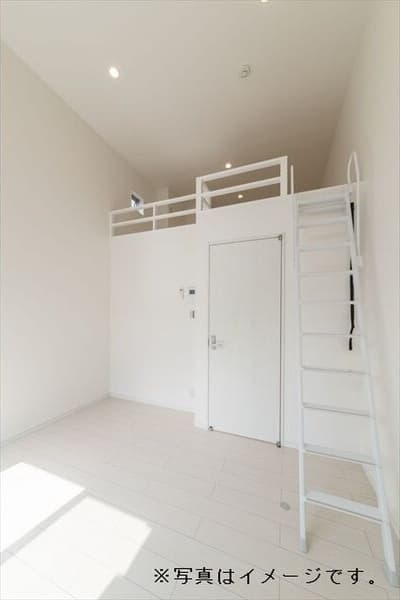 Preview interior of J Tachibana East