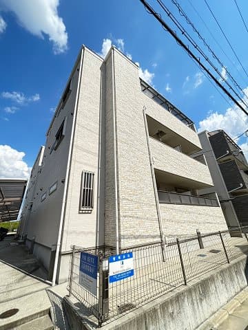 Main exterior of Creole Higashi Sonoda-cho I