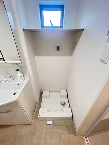 Room image 12