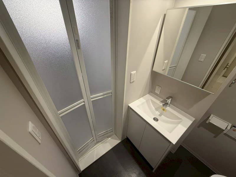 Room image 9