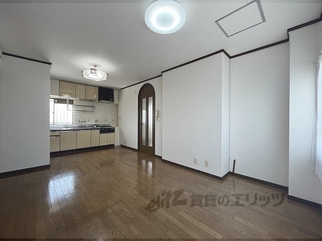 Preview interior of Nagasu White Palace Building 1