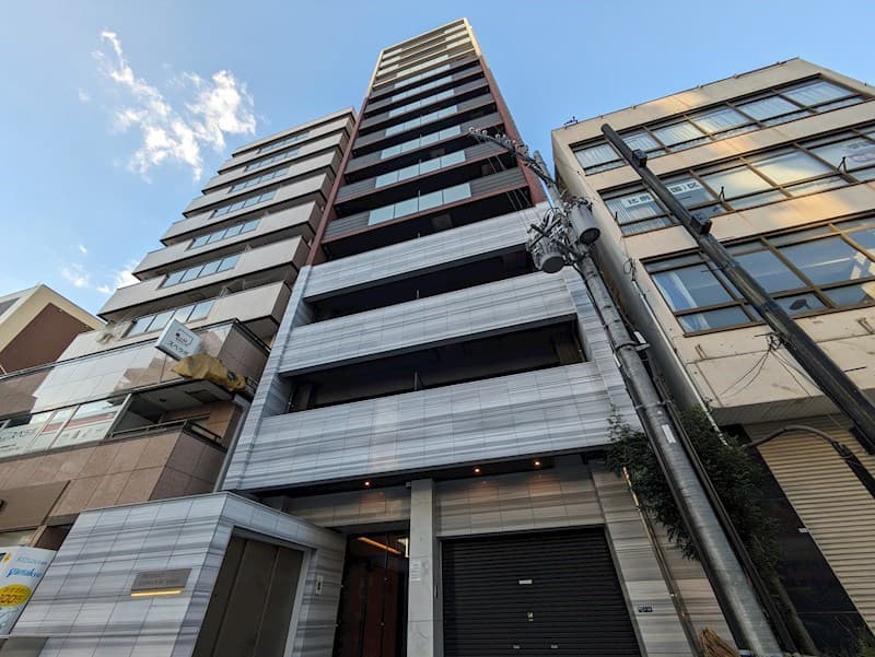 Main exterior of Presunse Showadori ESRISE