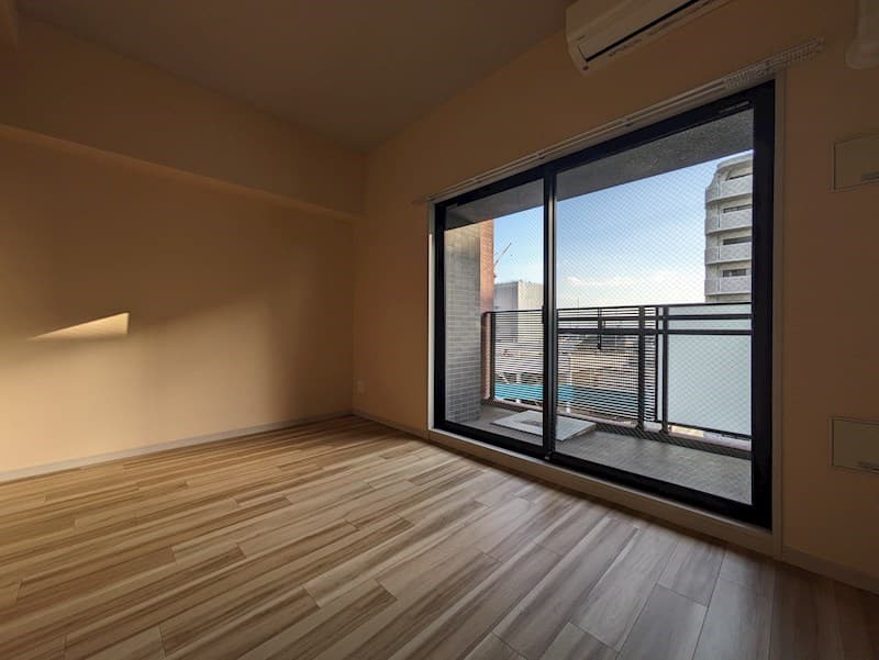 Room image 8