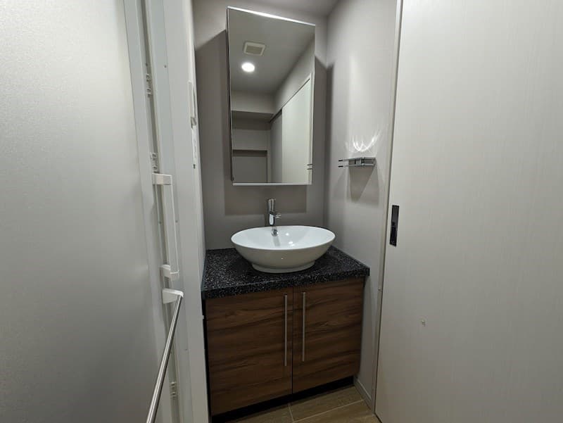 Room image 9