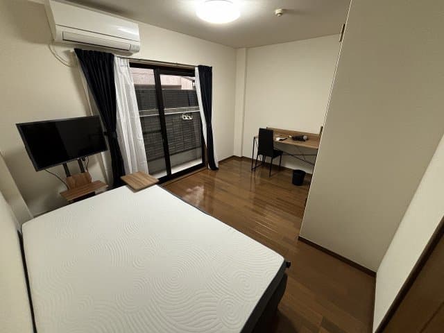Room image 8
