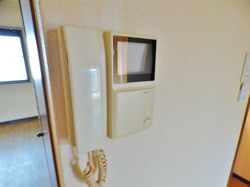 Room image 11