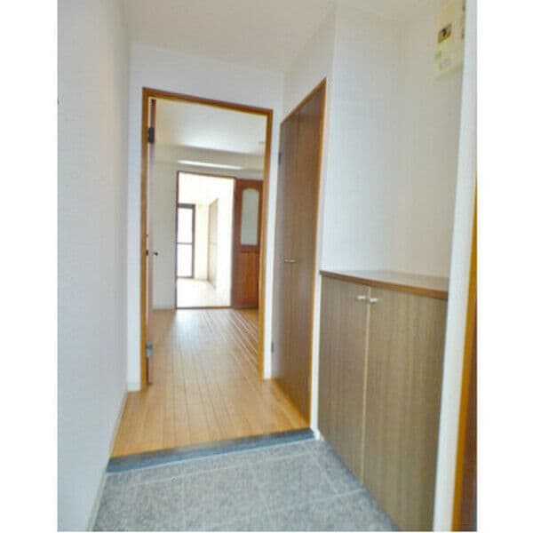 Room image 12