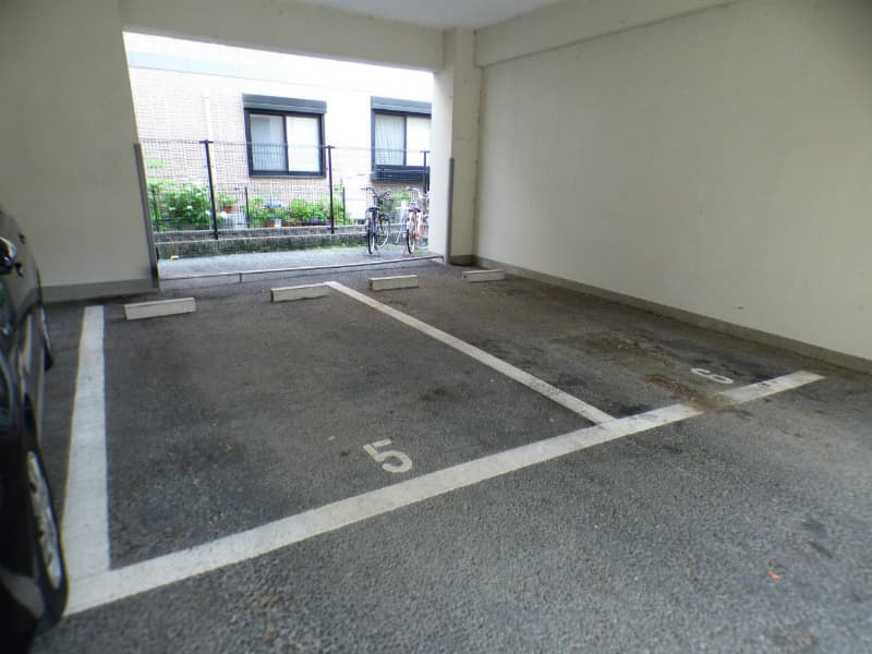 Room image 13