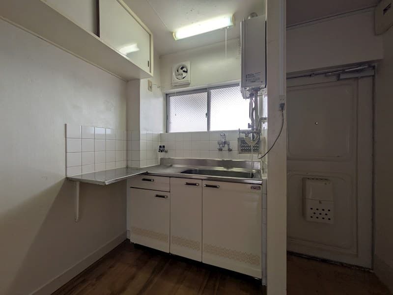 Preview interior of Nishi Itami Mansion