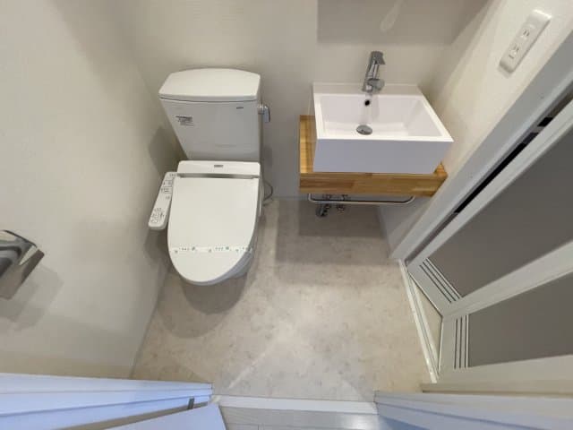 Room image 9