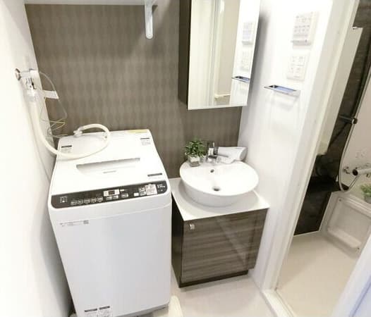 Room image 8