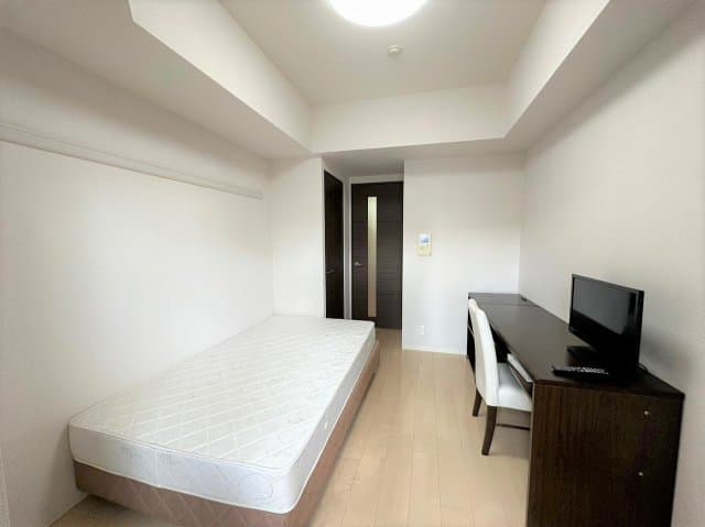 Room image 8