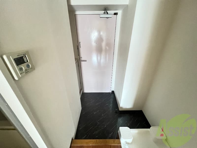 Room image 12