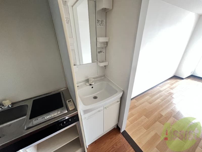 Room image 8