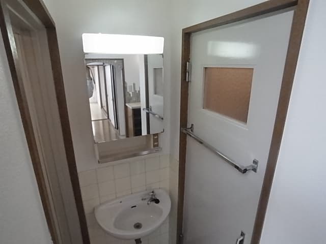 Room image 10