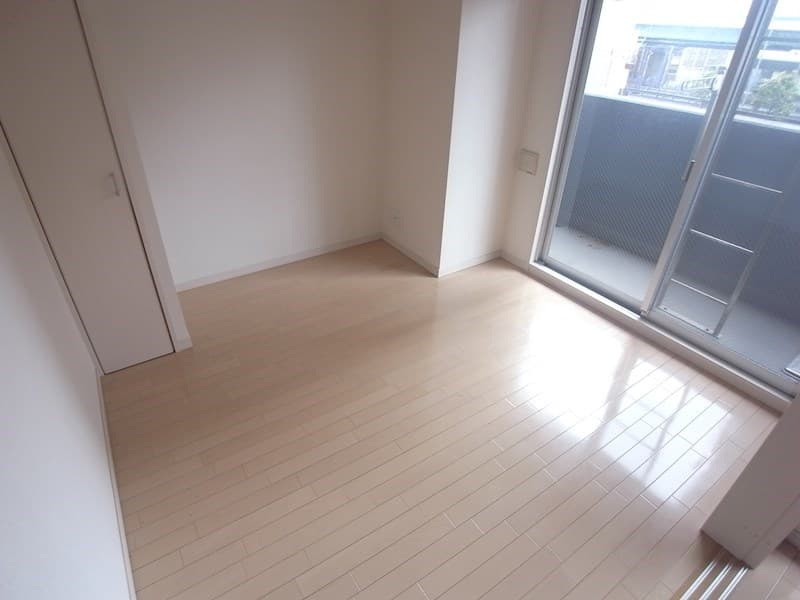 Room image 8