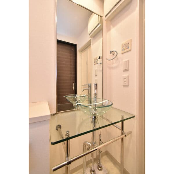 Room image 9