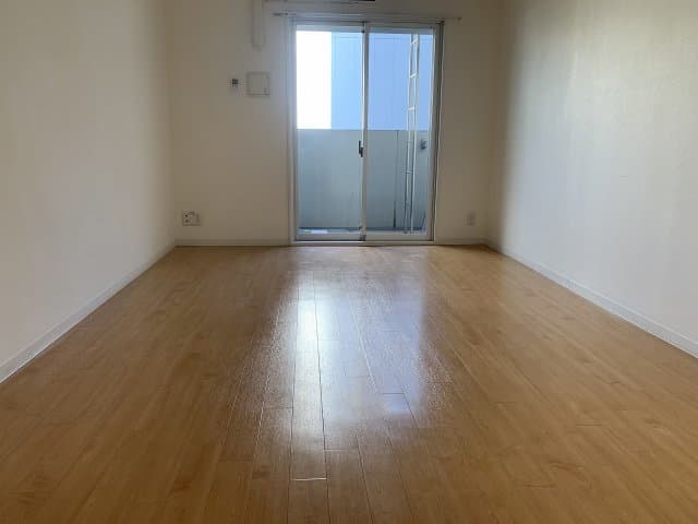 Room image 8