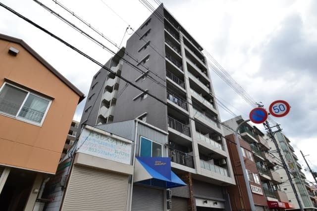 Main exterior of Lois Grand Kobe Shimosawadori