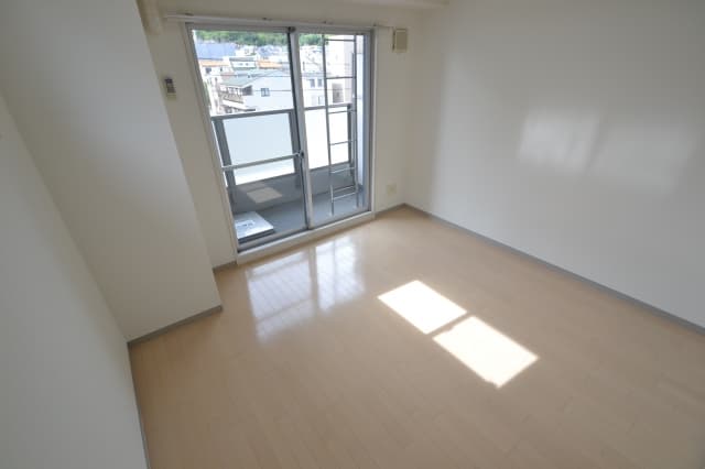Preview interior of Lois Grand Kobe Shimosawadori